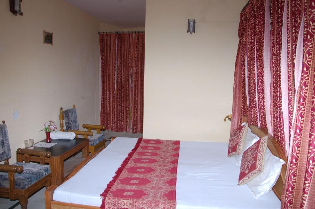 Hotel Arsh International Nainital Oda fotoğraf