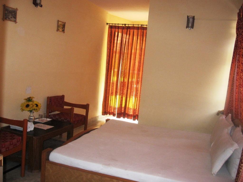 Hotel Arsh International Nainital Oda fotoğraf